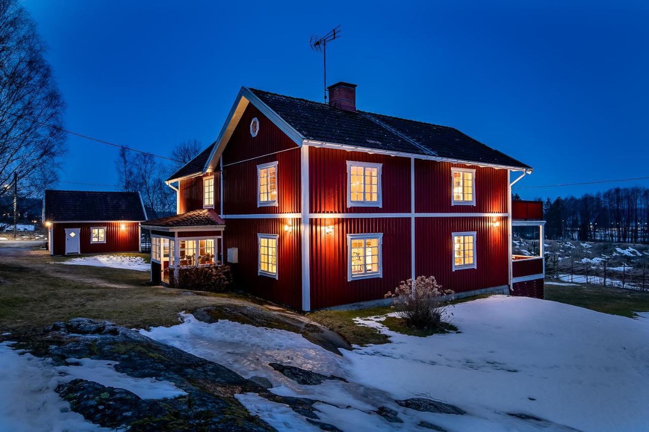 Charming Villa At Askersund Golf Resort Ammeberg Exterior photo